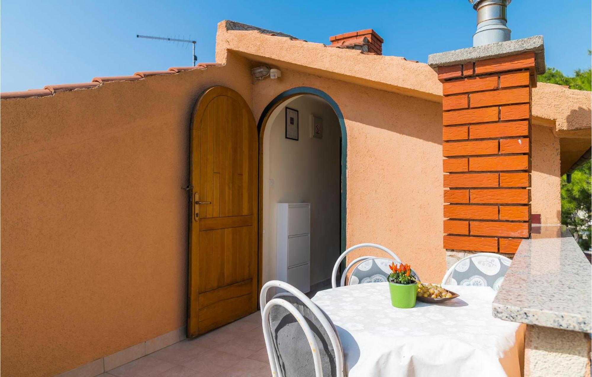 Awesome Apartment In Jadrija With Wifi Εξωτερικό φωτογραφία