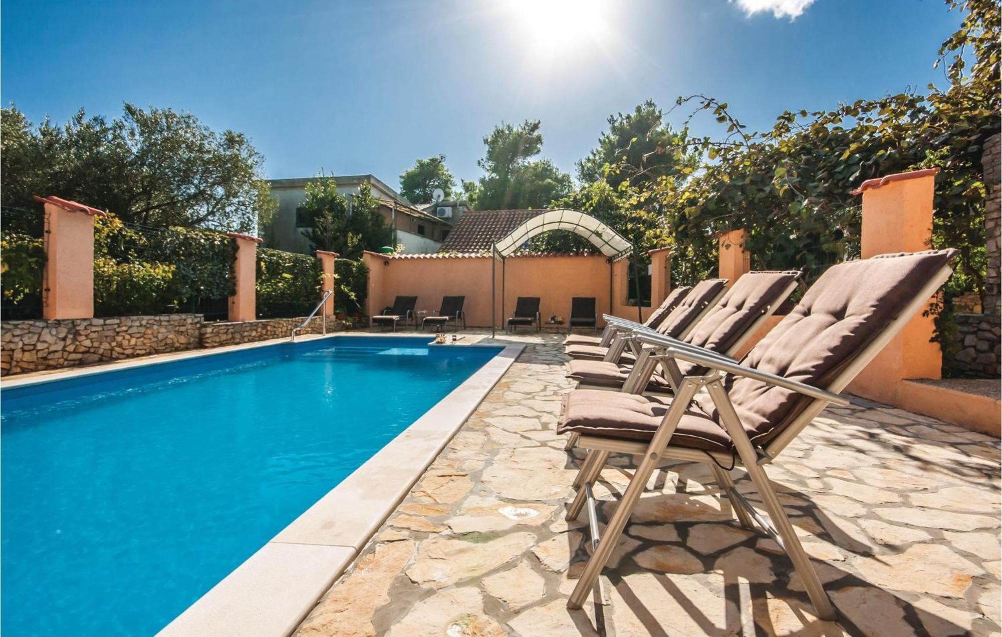 Awesome Apartment In Jadrija With Wifi Εξωτερικό φωτογραφία